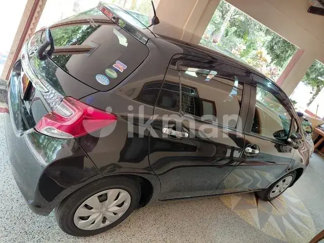 Toyota Vitz 2016 photo 3