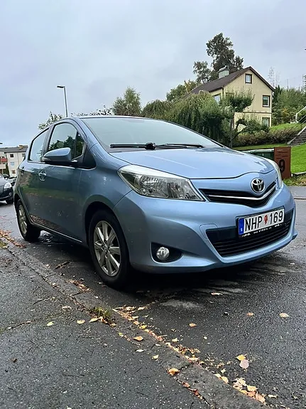 Toyota Yaris 2013 photo 2