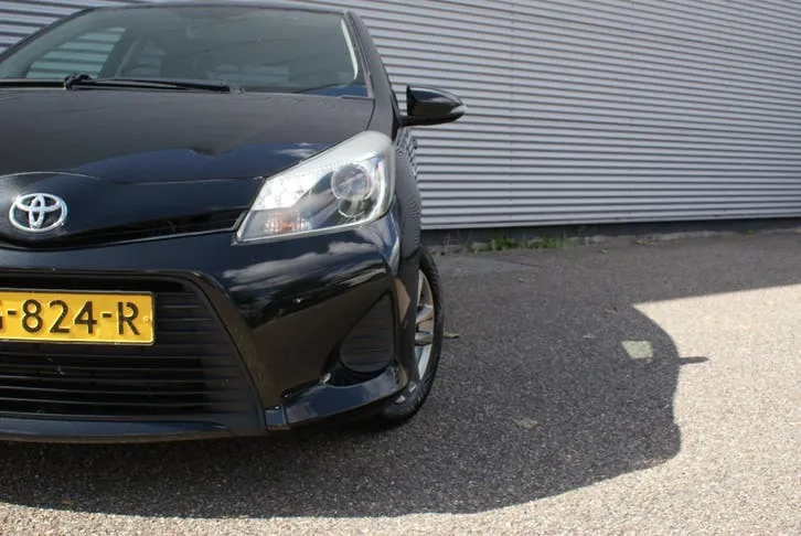 Toyota Yaris 2012 photo 3