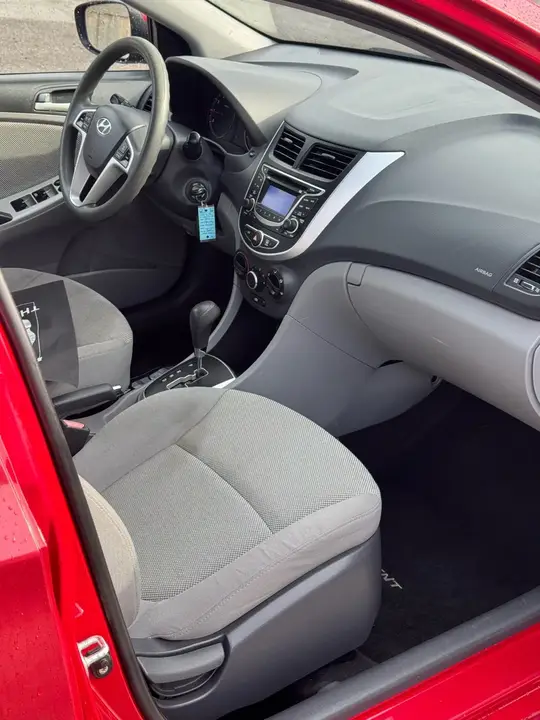 Hyundai Accent 2012 photo 5