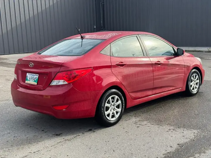 Hyundai Accent 2012 photo 3