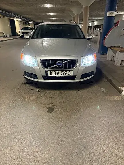 Volvo V70 2010 photo 4
