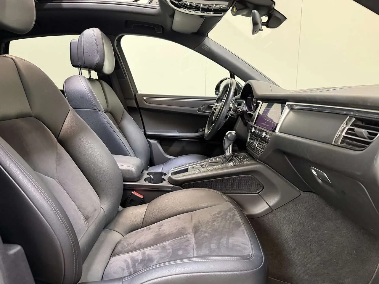 Porsche Macan 2020 photo 2