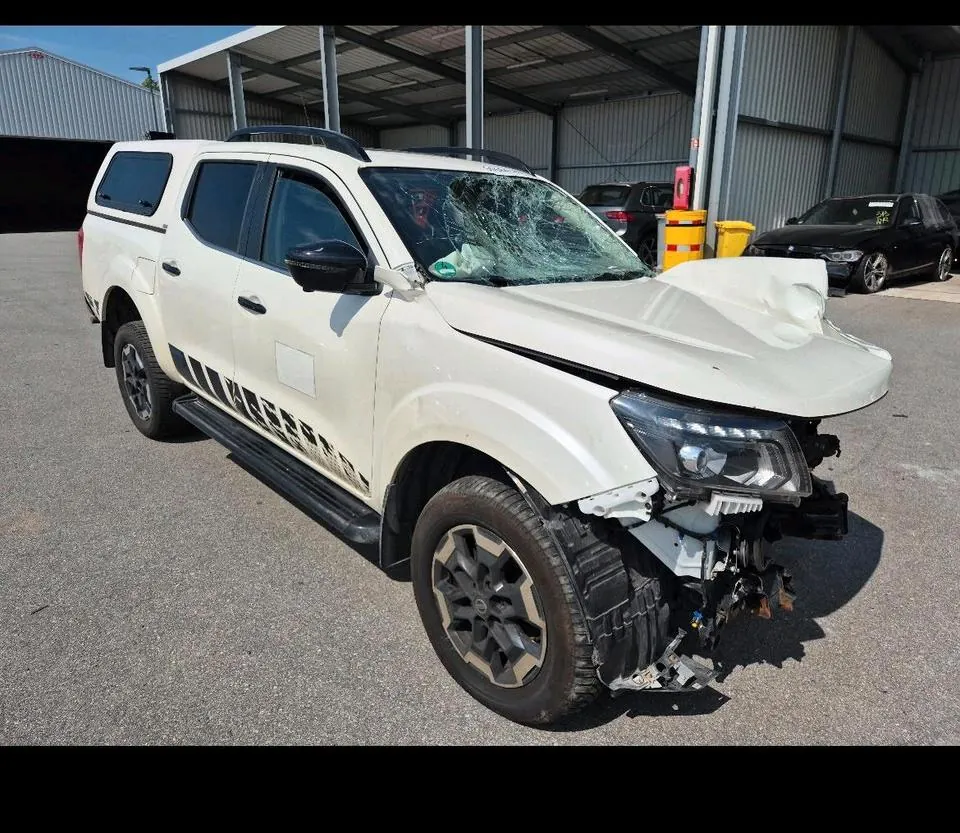 Nissan Navara Np300
