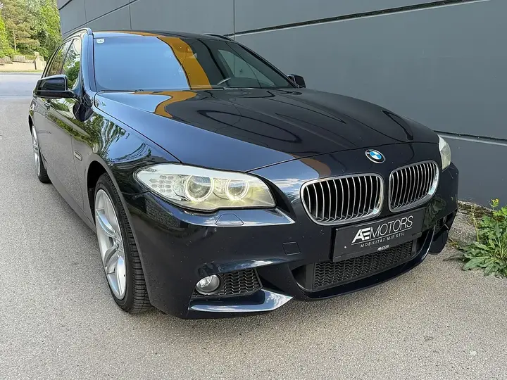 BMW 5 Series 2011 photo 2