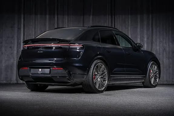 Porsche Macan Turbo 2025 photo 3