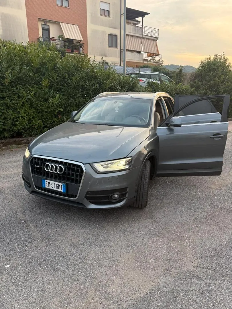 Audi Q3 2012 photo 2