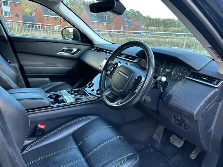 Land Rover Range Rover Velar 2019 photo 2