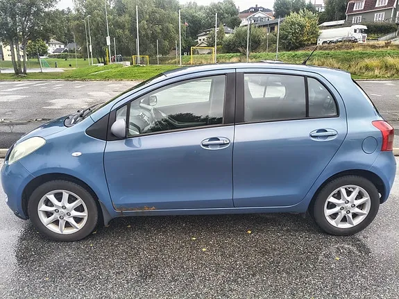 Toyota Yaris 2007 photo 2
