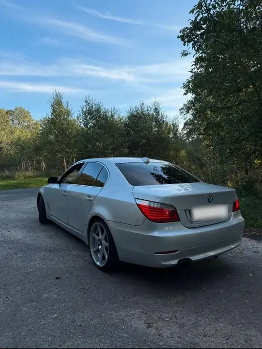 BMW 520I