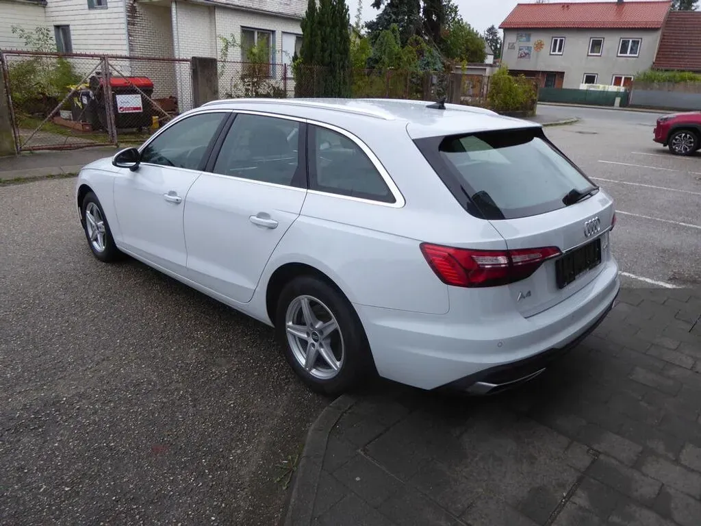 Audi A4 2021 photo 3