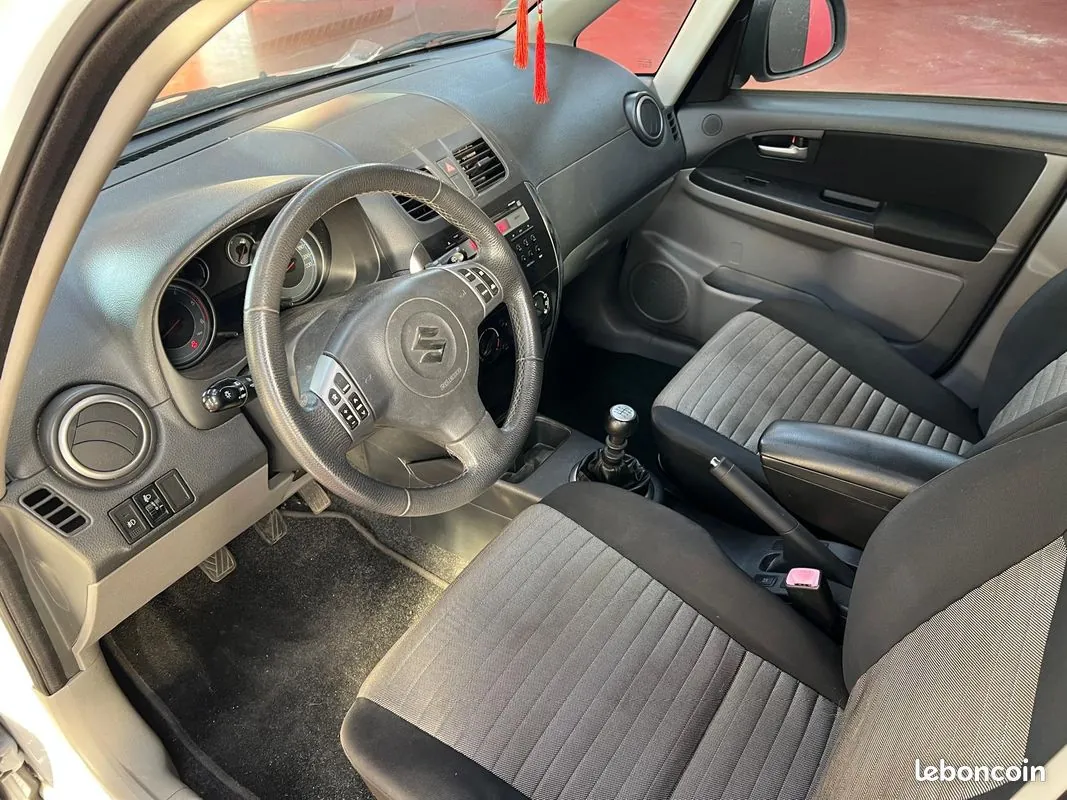 Suzuki Sx4 2011 photo 4