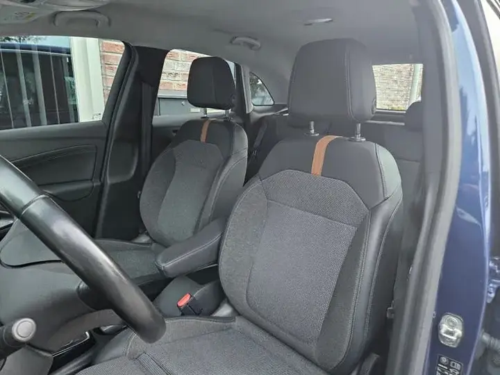 Opel Crossland X 2021 photo 2