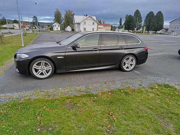 BMW 520I