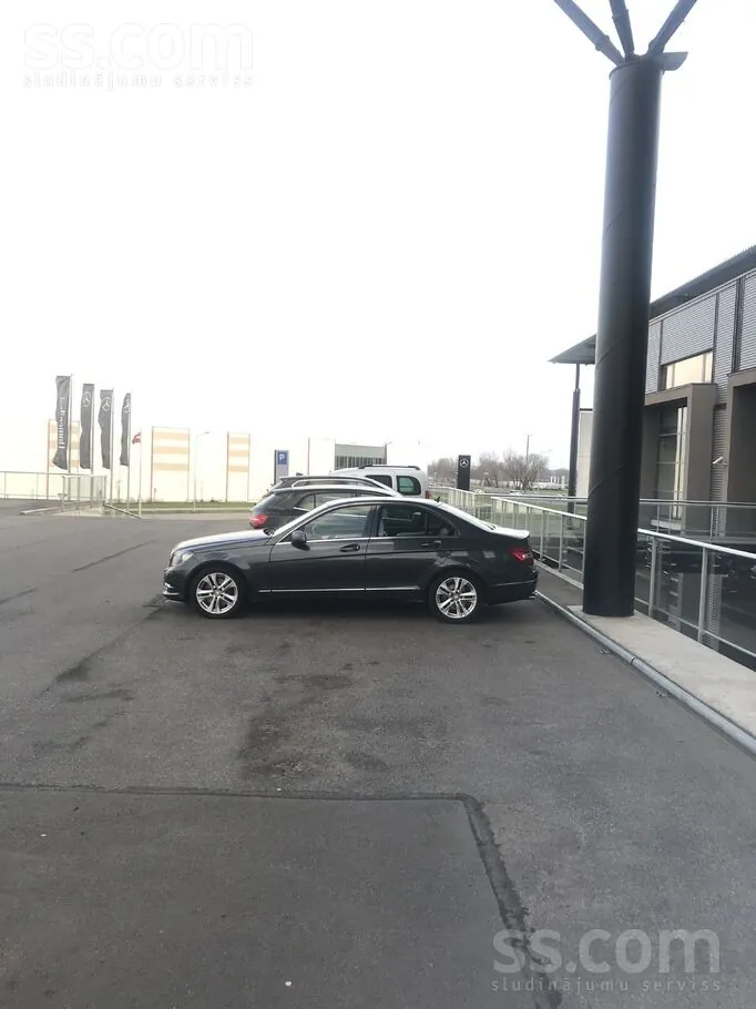 Mercedes-Benz C300 2013 photo 4