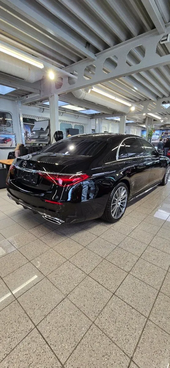 Mercedes-Benz S-Class 2024 photo 2
