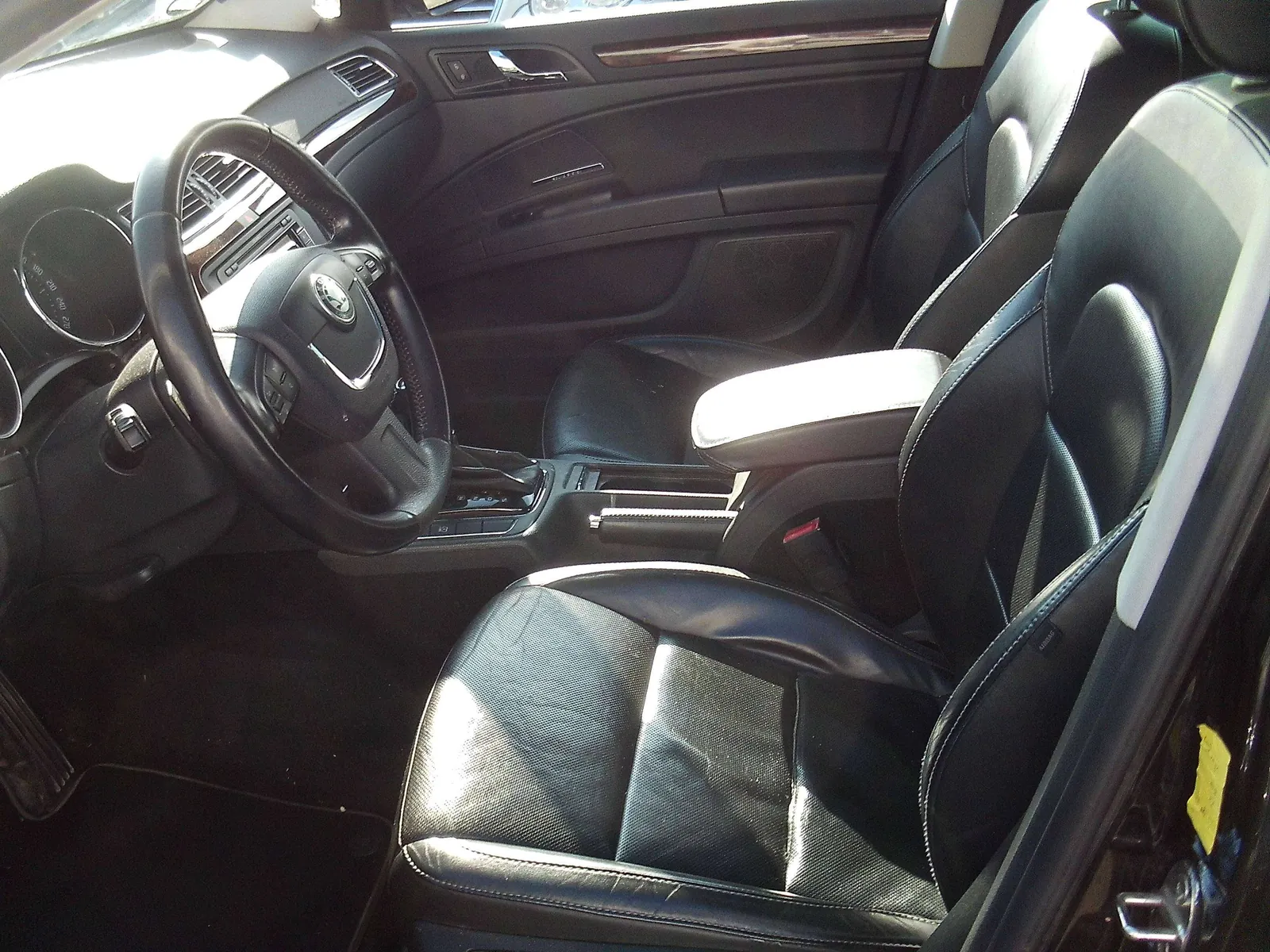 Skoda Superb 2013 photo 5