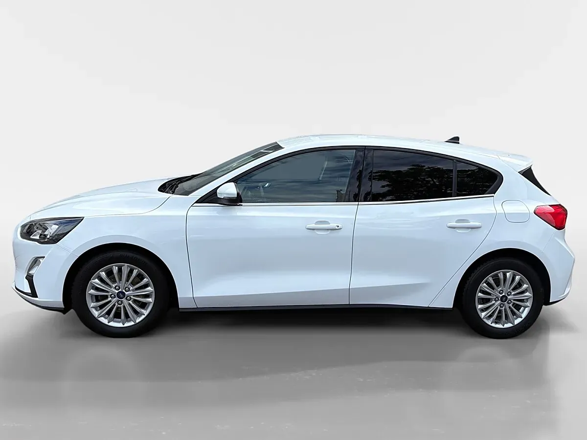 Ford Focus 2021 photo 2