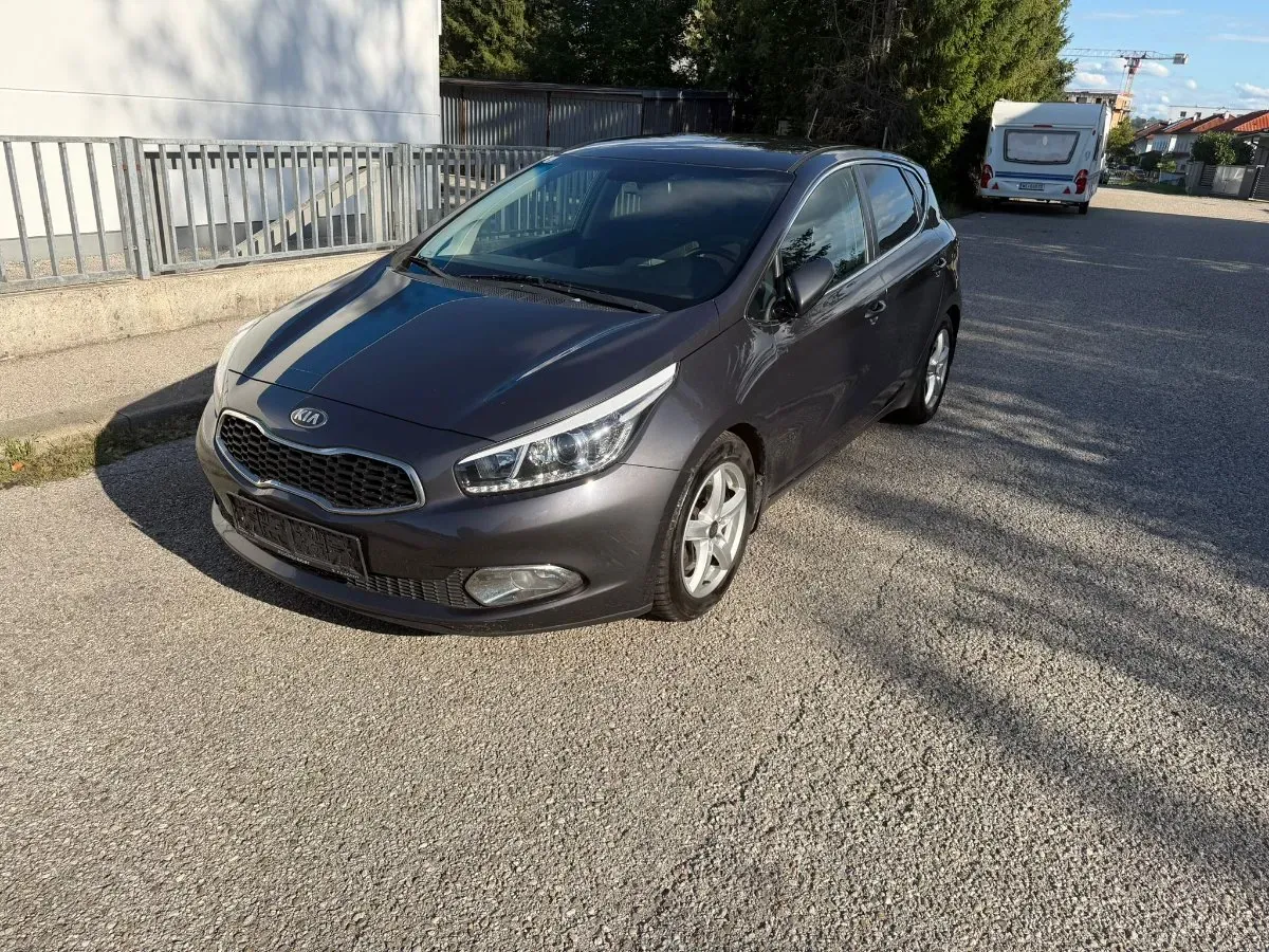 Kia Ceed 2013 photo 2