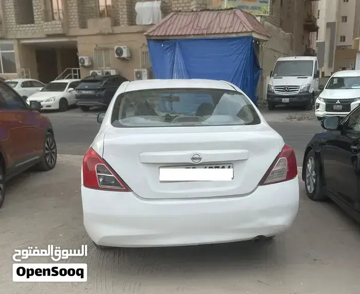Nissan Sunny 2014 photo 2
