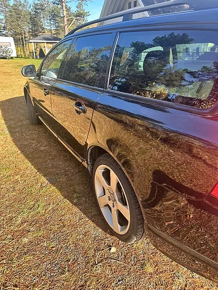 Volvo V70 2011 photo 2