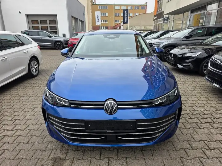 Volkswagen Passat 2024 photo 2
