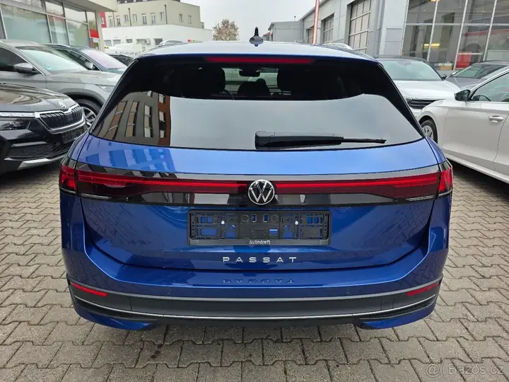 Volkswagen Passat 2024 photo 5