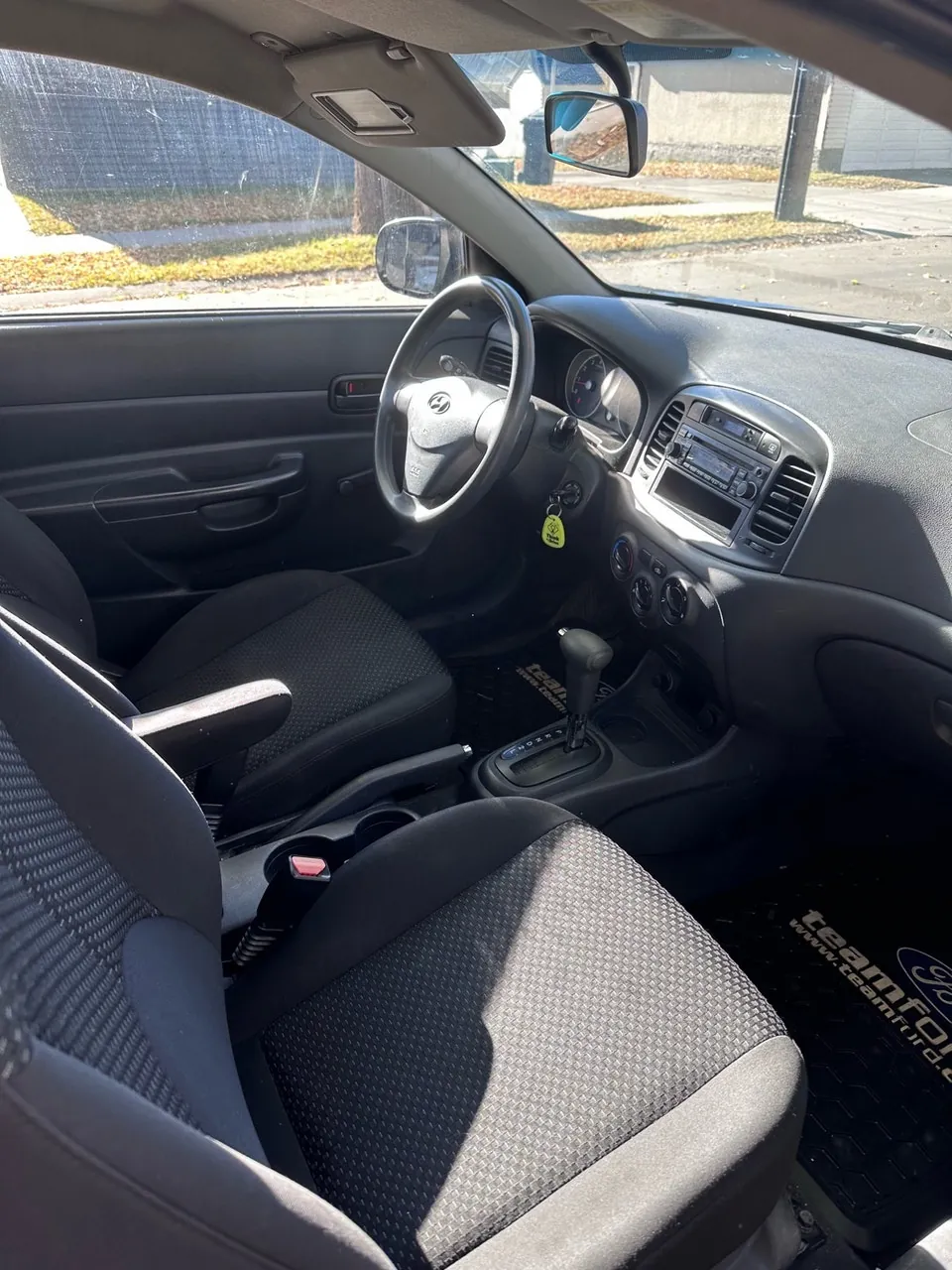 Hyundai Accent 2010 photo 4