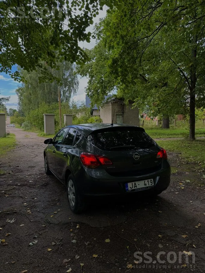 Opel Astra 2012 photo 4