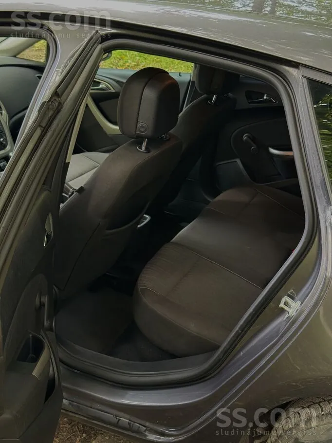 Opel Astra 2012 photo 5