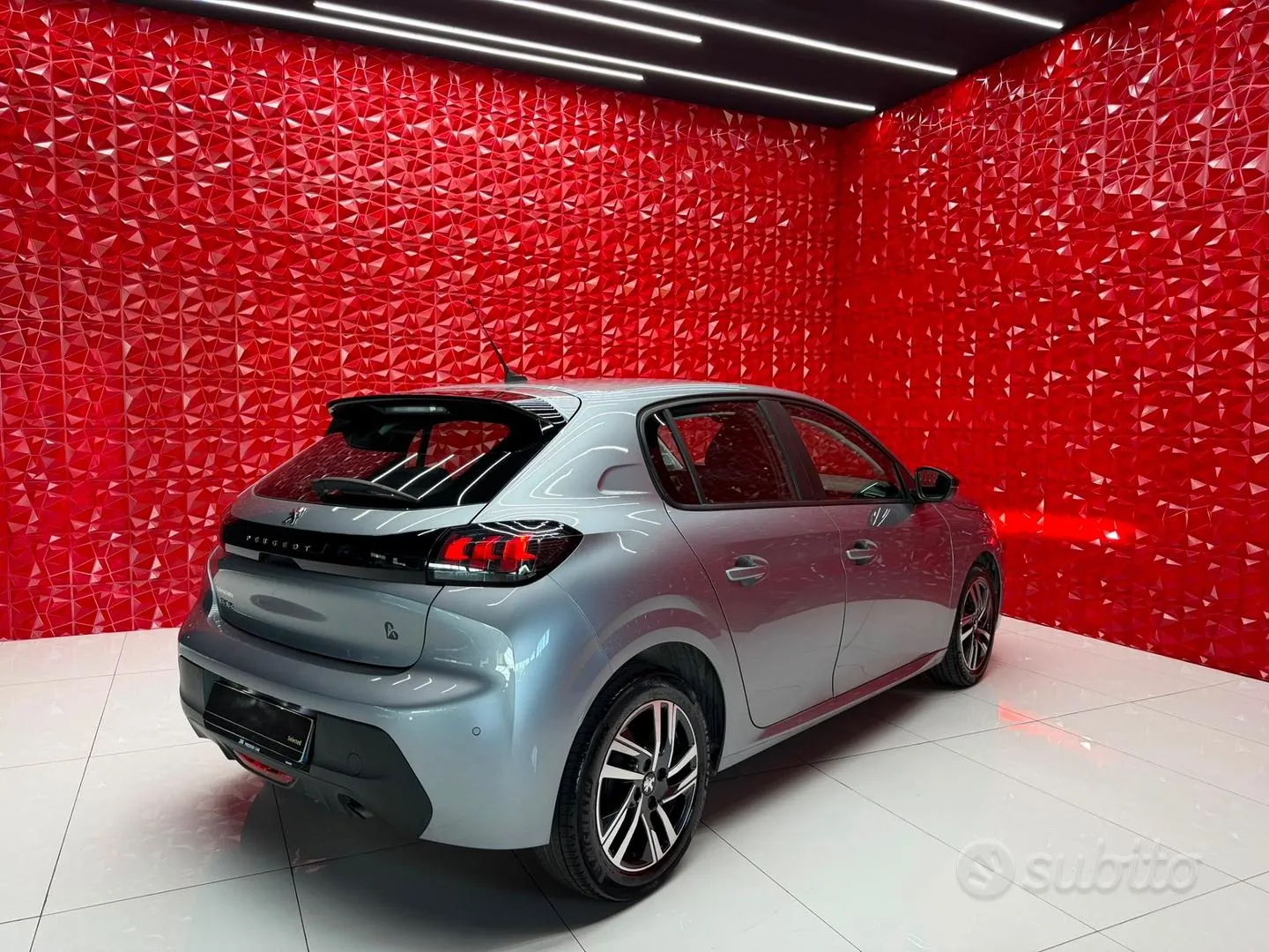 Peugeot 208 2023 photo 4