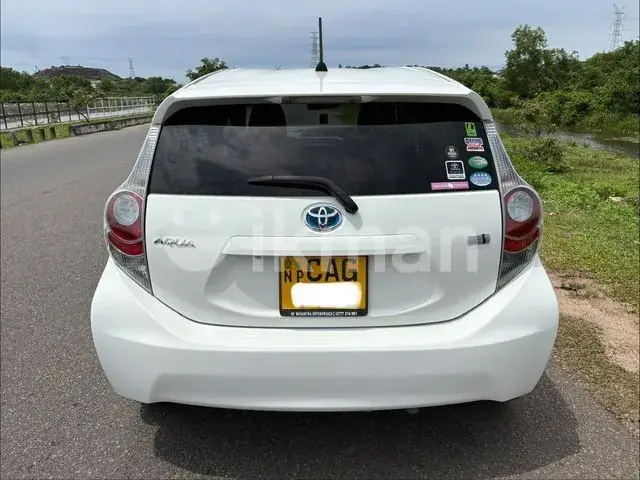Toyota Aqua 2014 photo 3
