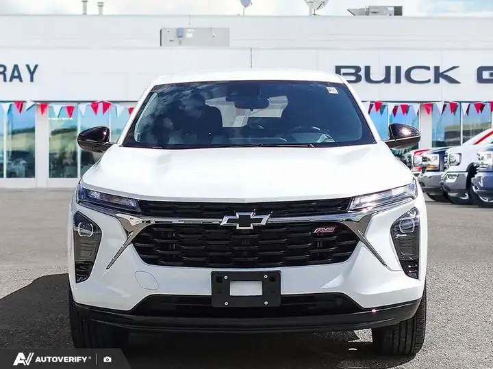 Chevrolet Trax 2026 photo 2