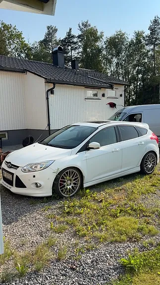 Ford Focus 2012 photo 2