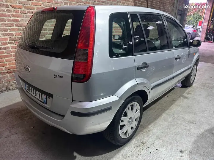 Ford Fusion 2003 photo 4