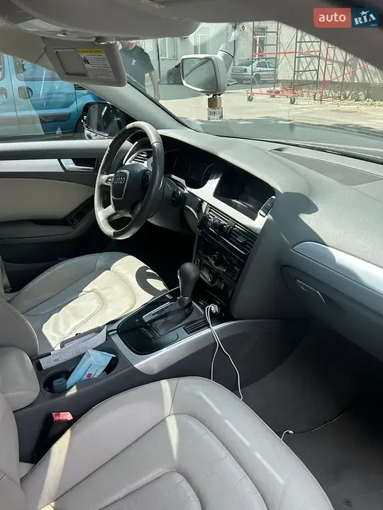 Audi A4 2011 photo 3