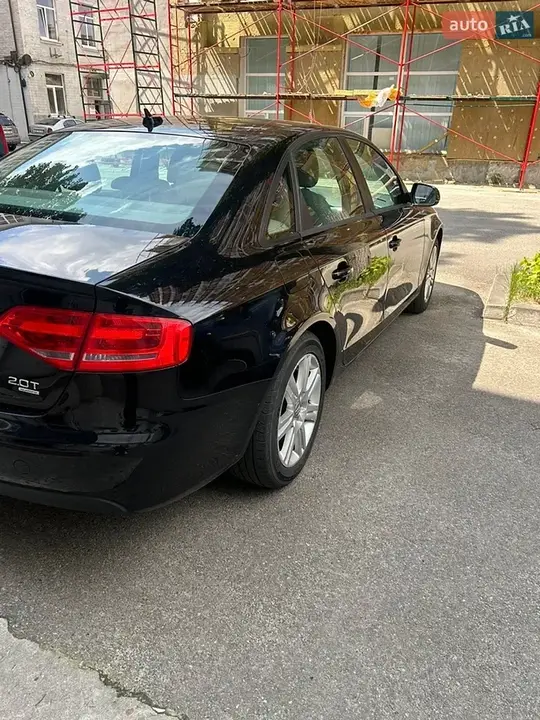 Audi A4 2011 photo 5