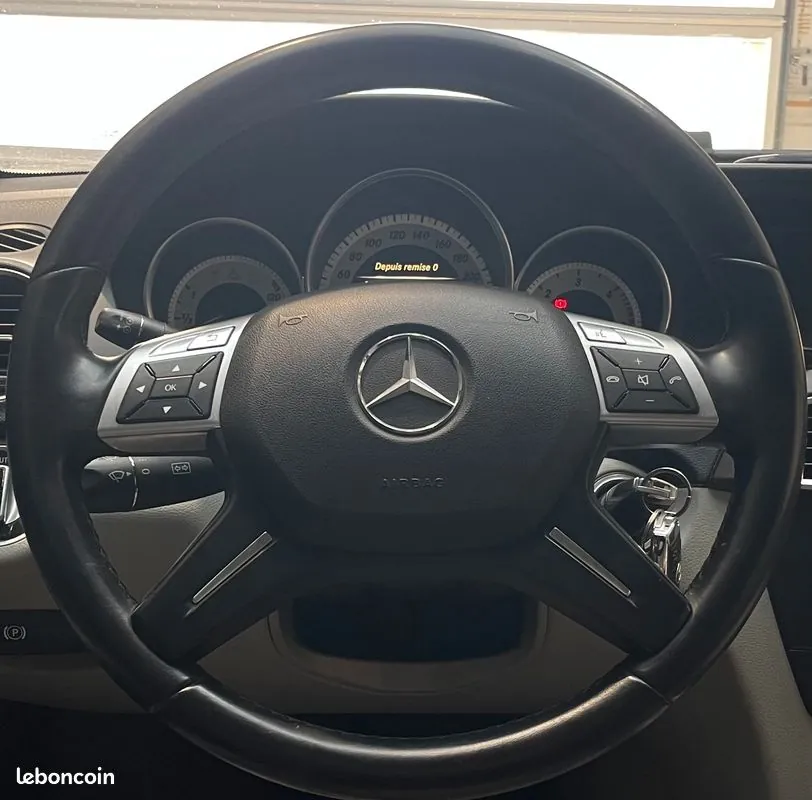 Mercedes-Benz C-Class 2012 photo 4