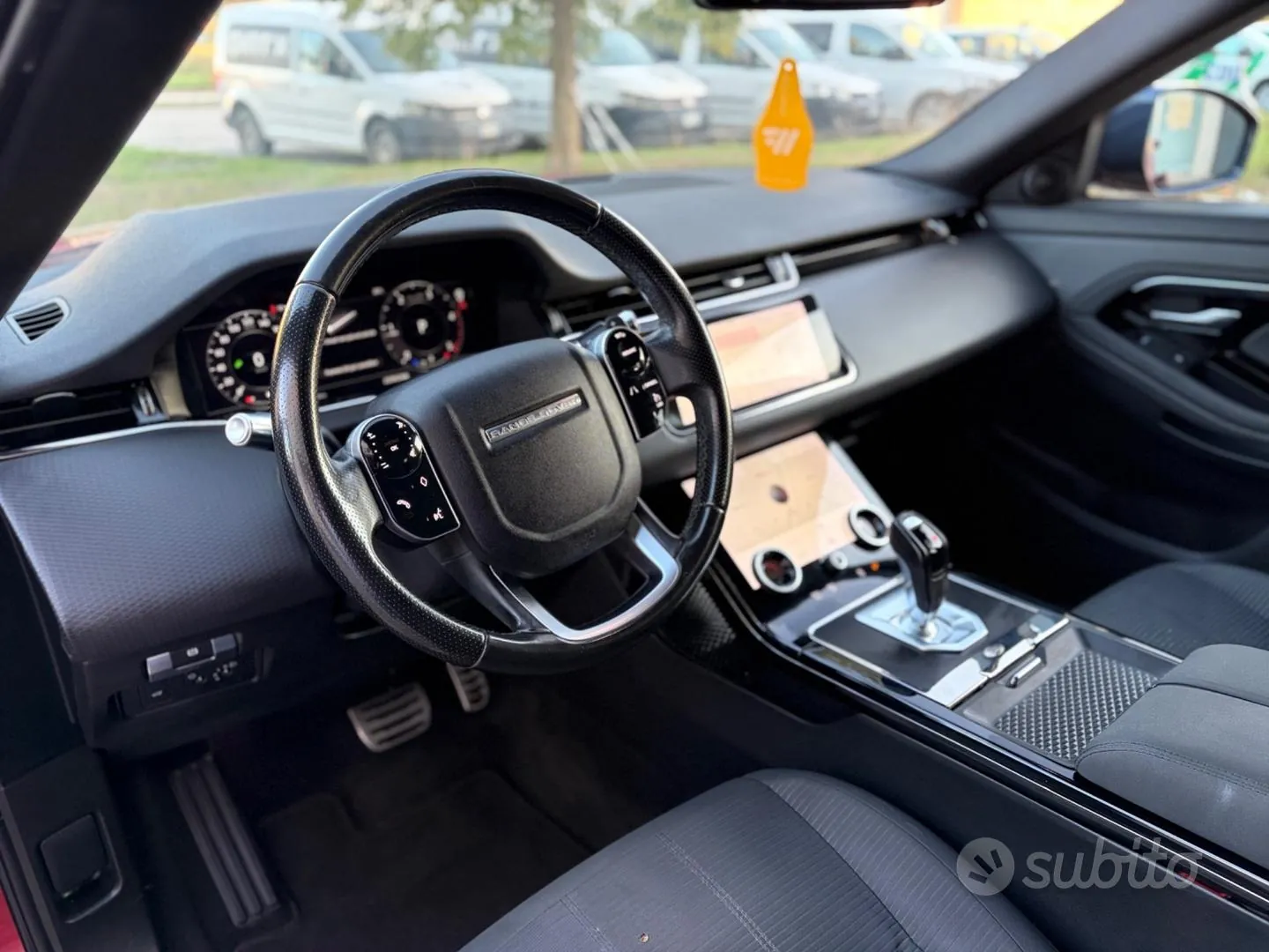 Land Rover Range Rover Evoque 2019 photo 3