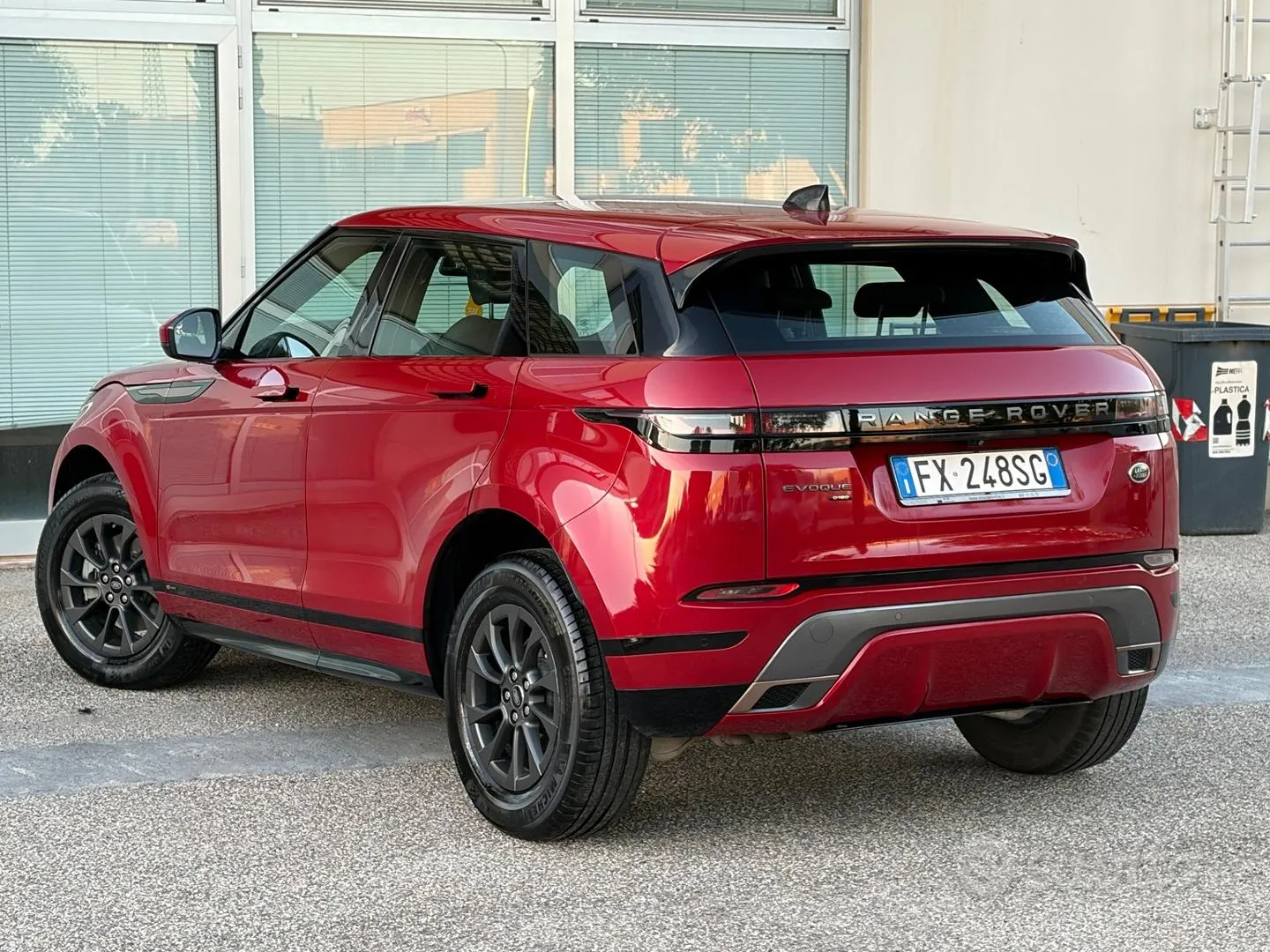 Land Rover Range Rover Evoque 2019 photo 4