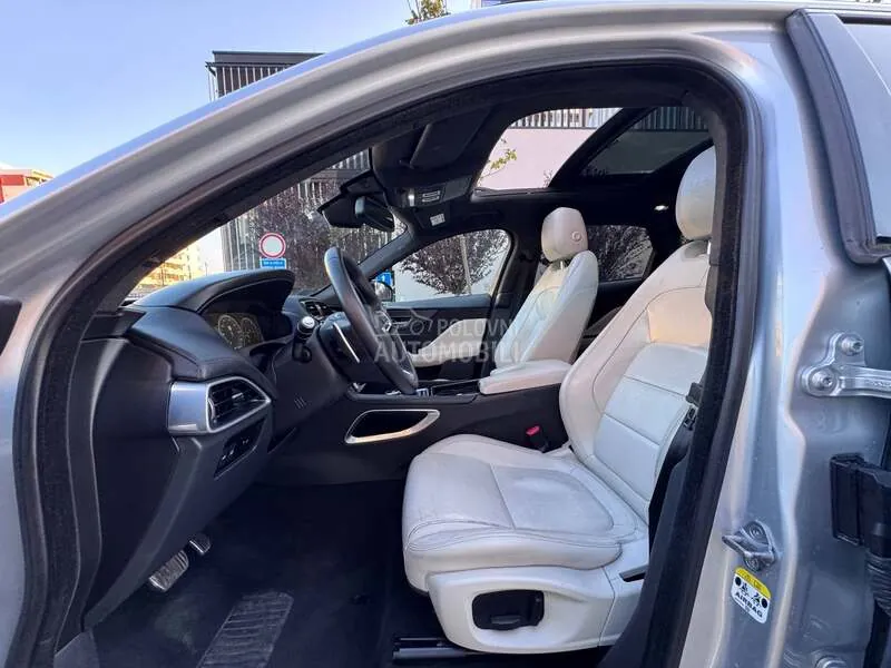 Jaguar F-Pace 2016 photo 3