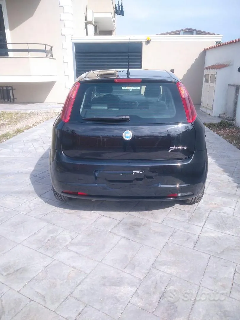 Fiat Grande Punto 2007 photo 2