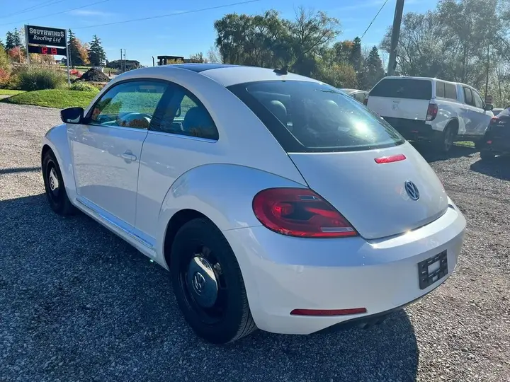 Volkswagen Beetle 2015 photo 3