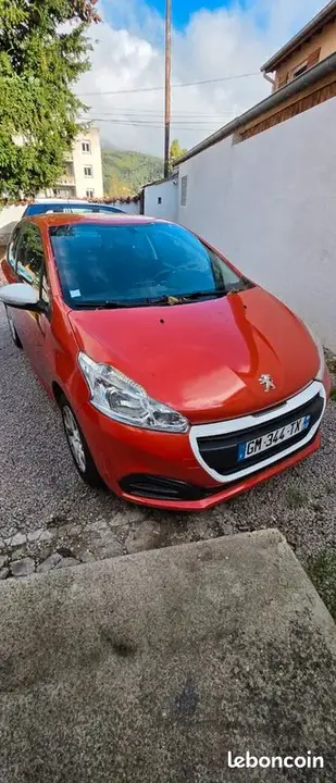 Peugeot 208 2015 photo 5