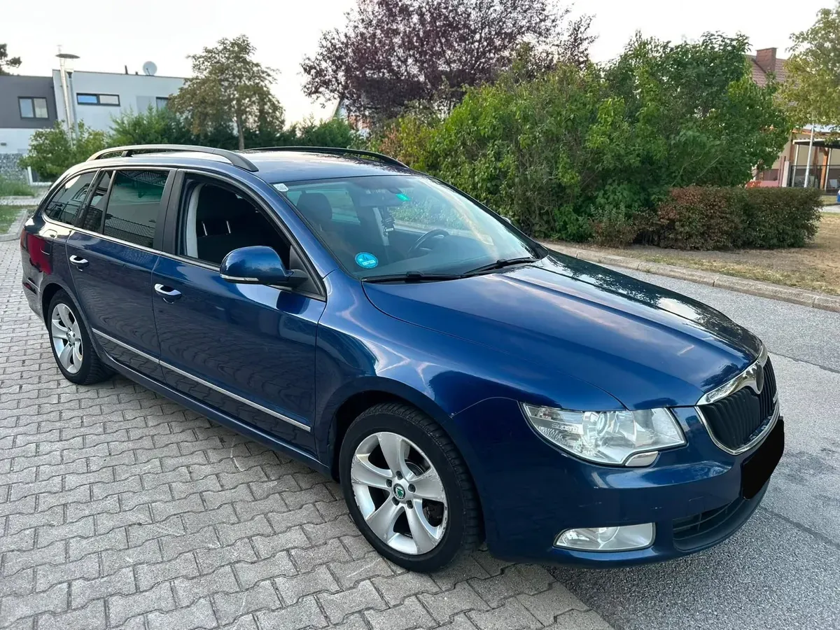 Skoda Superb 2013 photo 2