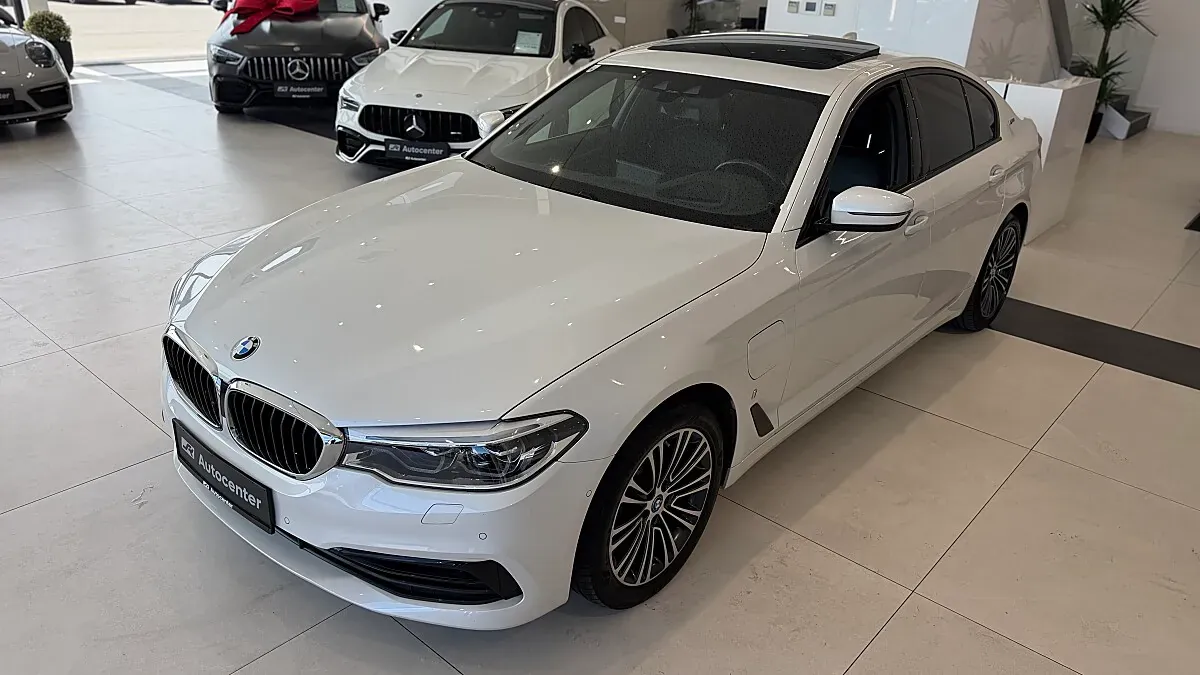 BMW 5 Series 2018 photo 2