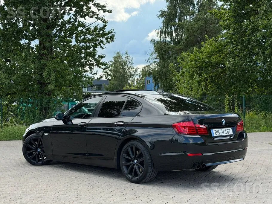 BMW 530D 2012 photo 2