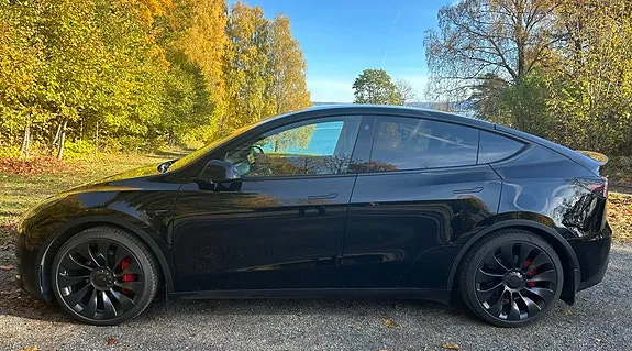 Tesla Model Y 2022 photo 2