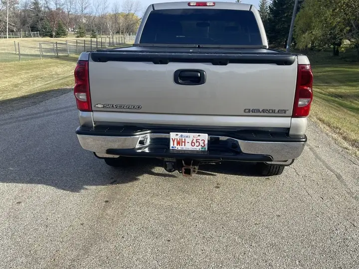 Chevrolet Silverado 2003 photo 2