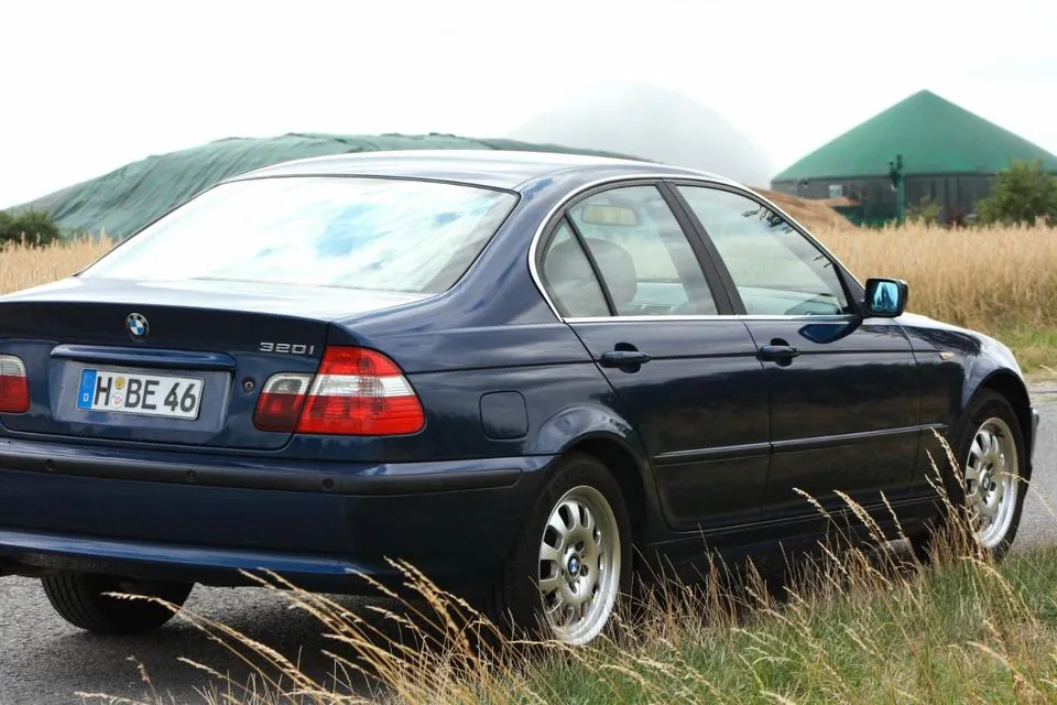 BMW 320I